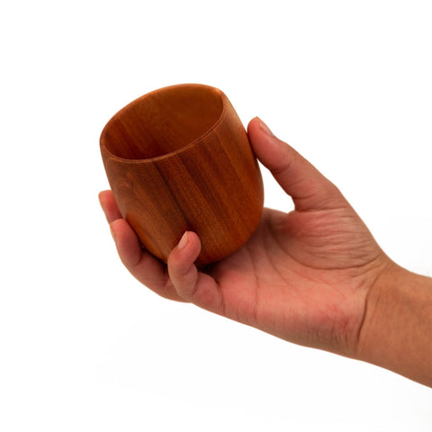 Tassen-Servierset aus Holz 